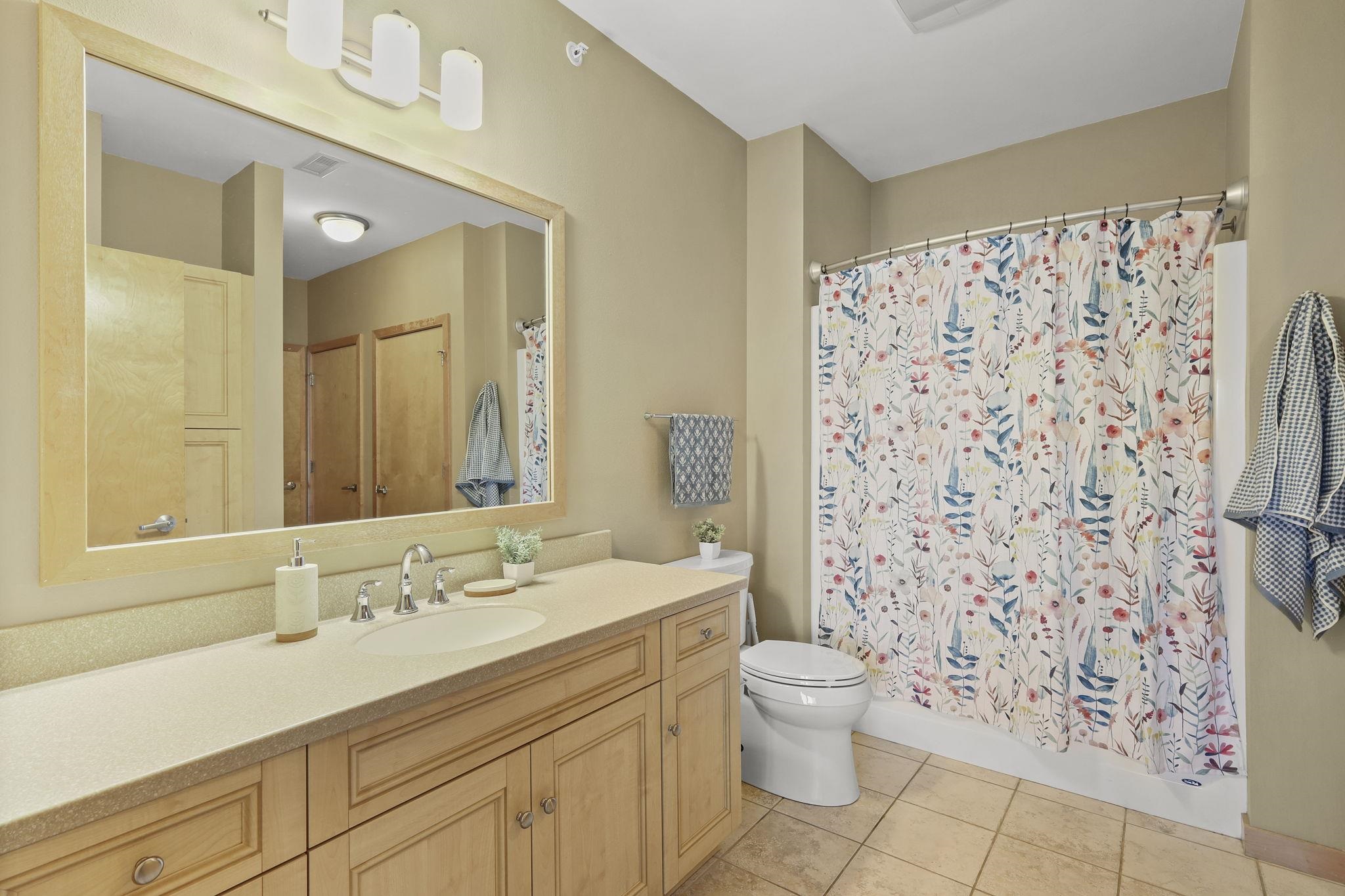 1835 Winnebago Street, Unit 207 Madison, WI 53704 - Photo 16 of 33