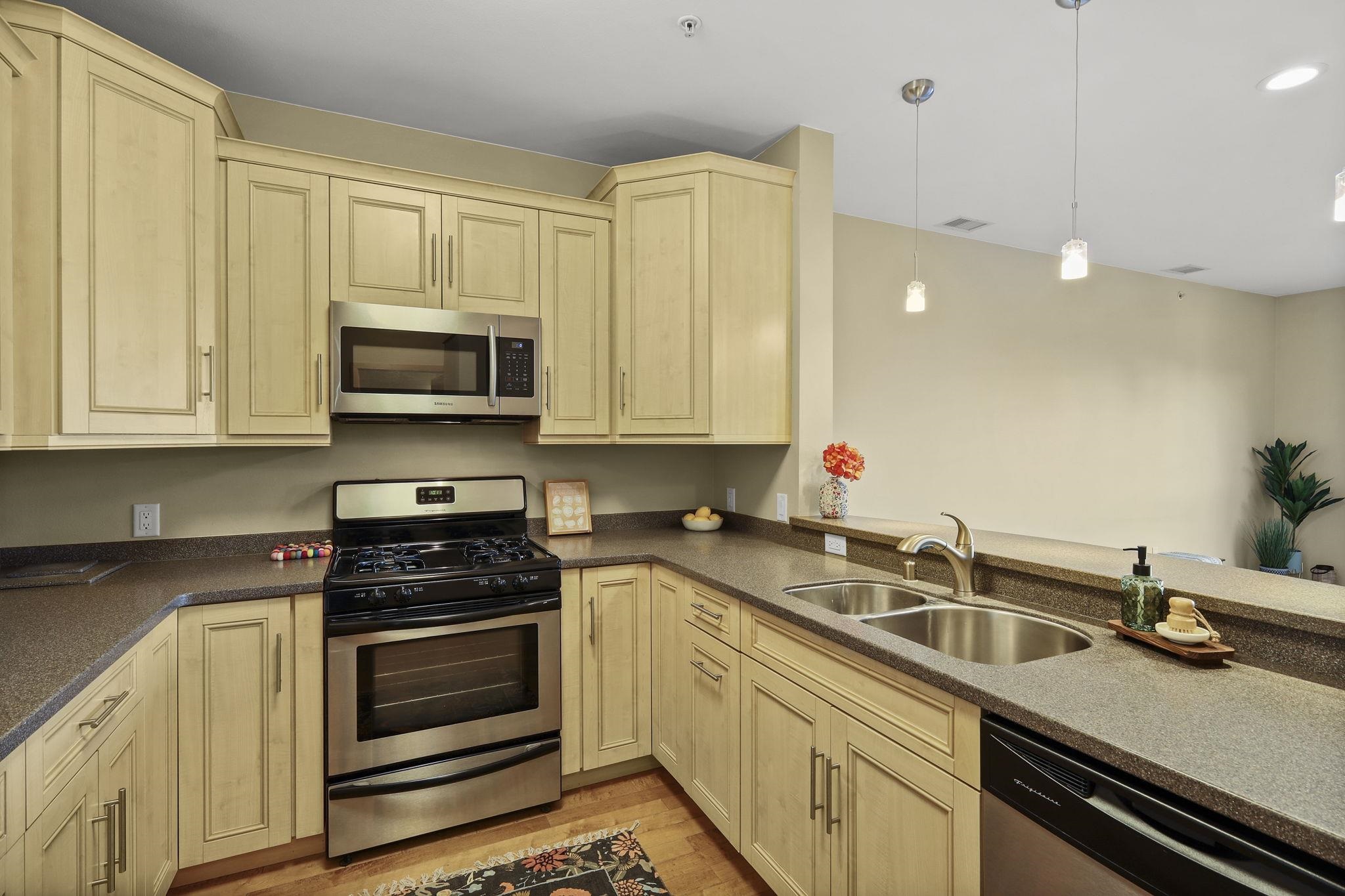 1835 Winnebago Street, Unit 207 Madison, WI 53704 - Photo 9 of 33