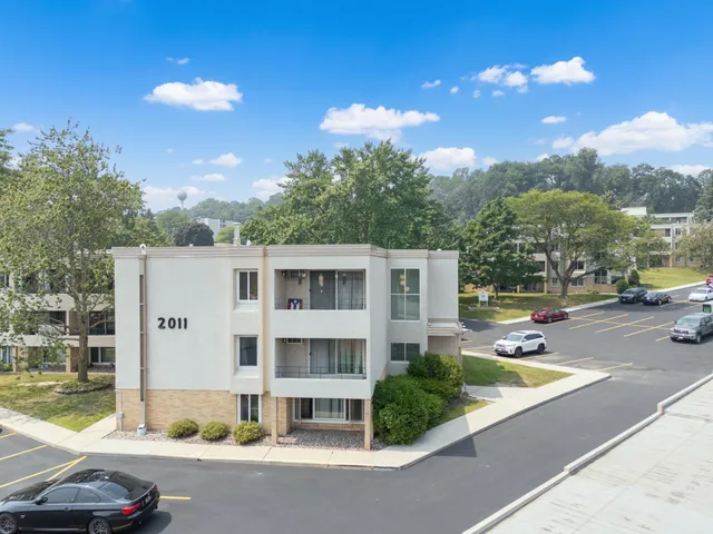 $99,000 | 2011 Viking Drive Northwest, Unit 23, Rochester, MN 55901