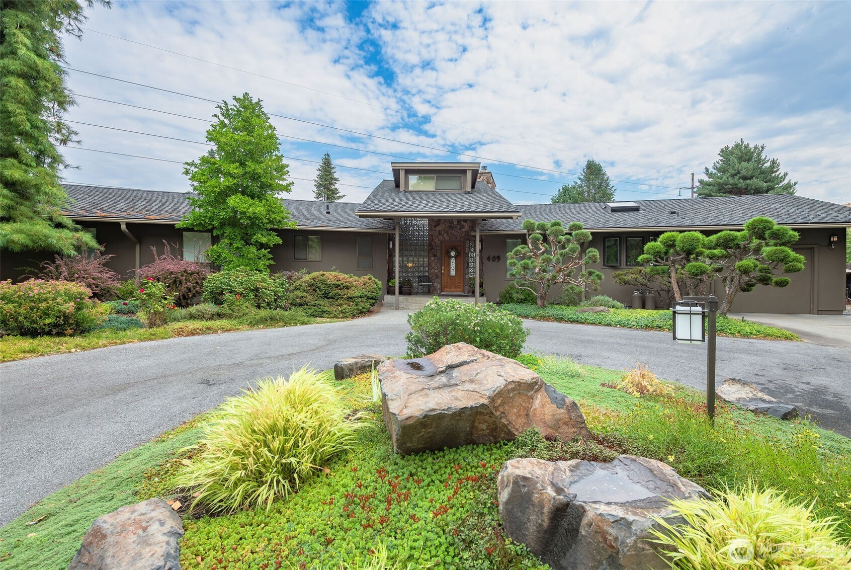 409 Austin Avenue Wenatchee, WA 98801 - Photo 3 of 40