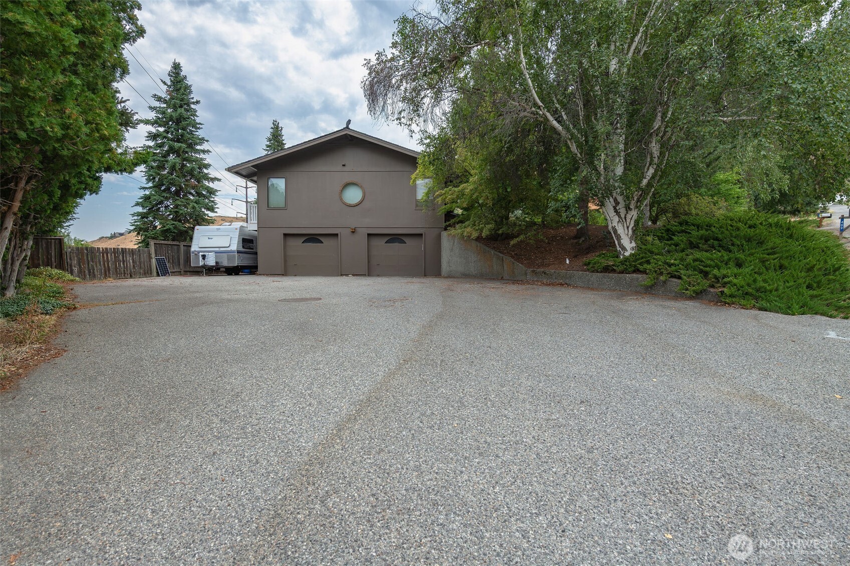 409 Austin Avenue Wenatchee, WA 98801 - Photo 6 of 40