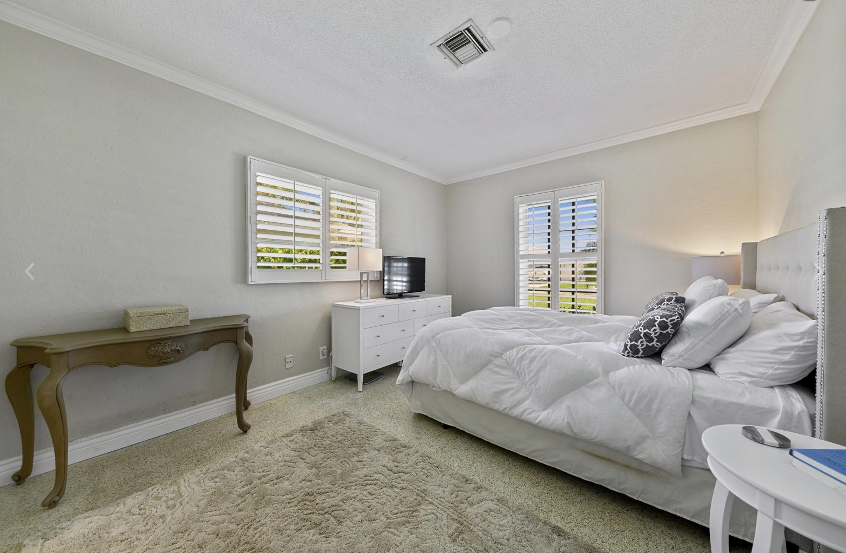 1083 Southwest 7th Street Boca Raton, FL 33486 - Photo 9 of 16 F14831D7-D4FB-4770-AE1C-A4EFC33FF006