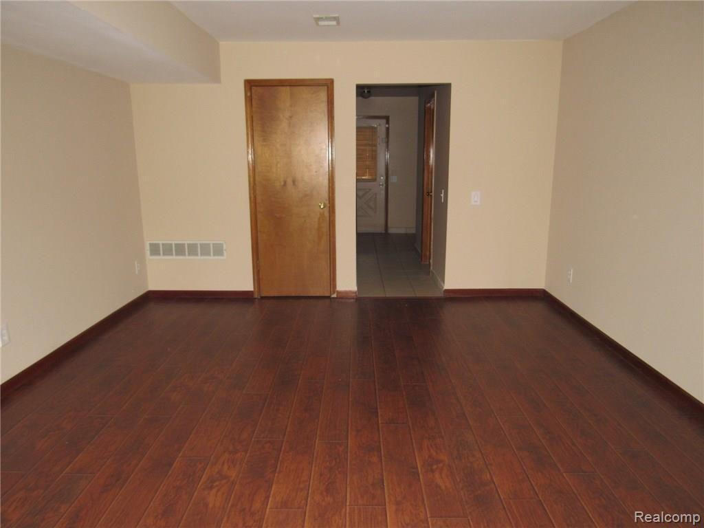 54121 Powderhorn Ridge Utica, MI 48316 - Photo 10 of 29