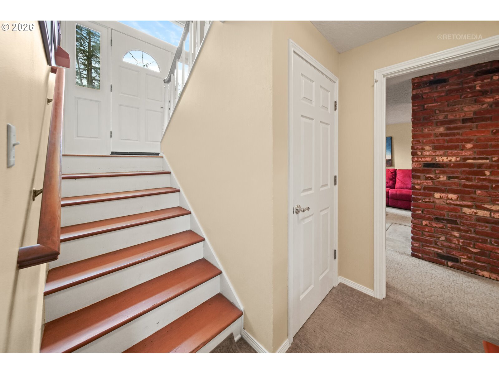 17738 Kelok Road Lake Oswego, OR 97034 - Photo 21 of 48 a view of entryway with a front door