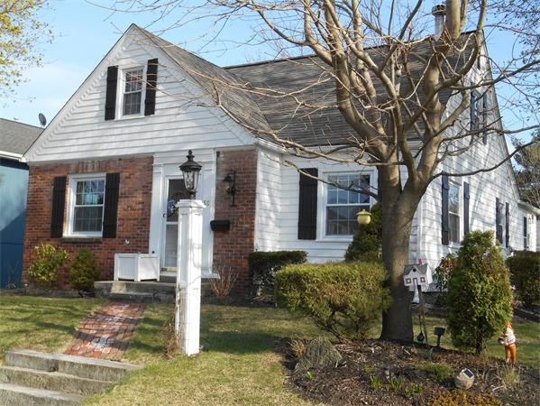 80 Kenberma Road Worcester, MA 01604 - Photo 2 of 28 Gallery Image 2