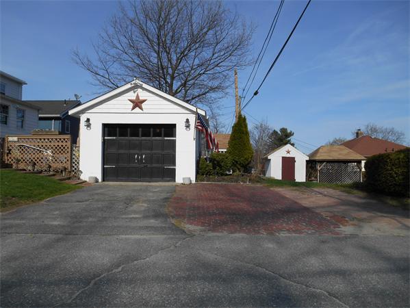 80 Kenberma Road Worcester, MA 01604 - Photo 3 of 28 Gallery Image 3