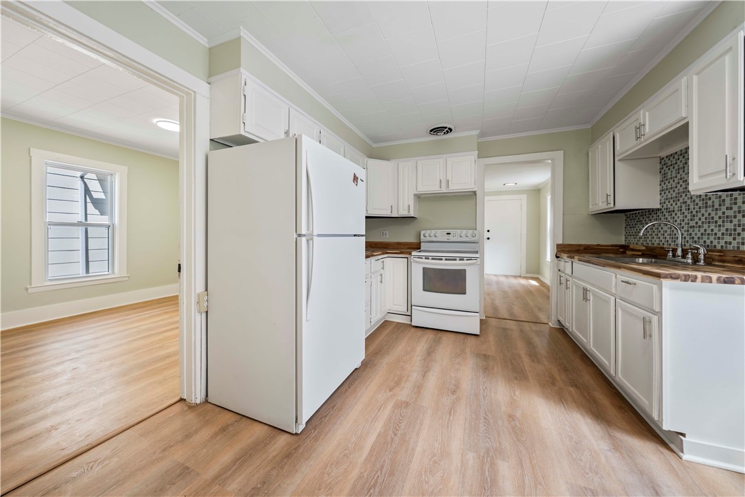 101 Ernst Street Rochester, NY 14621 - Photo 12 of 27 Kitchen