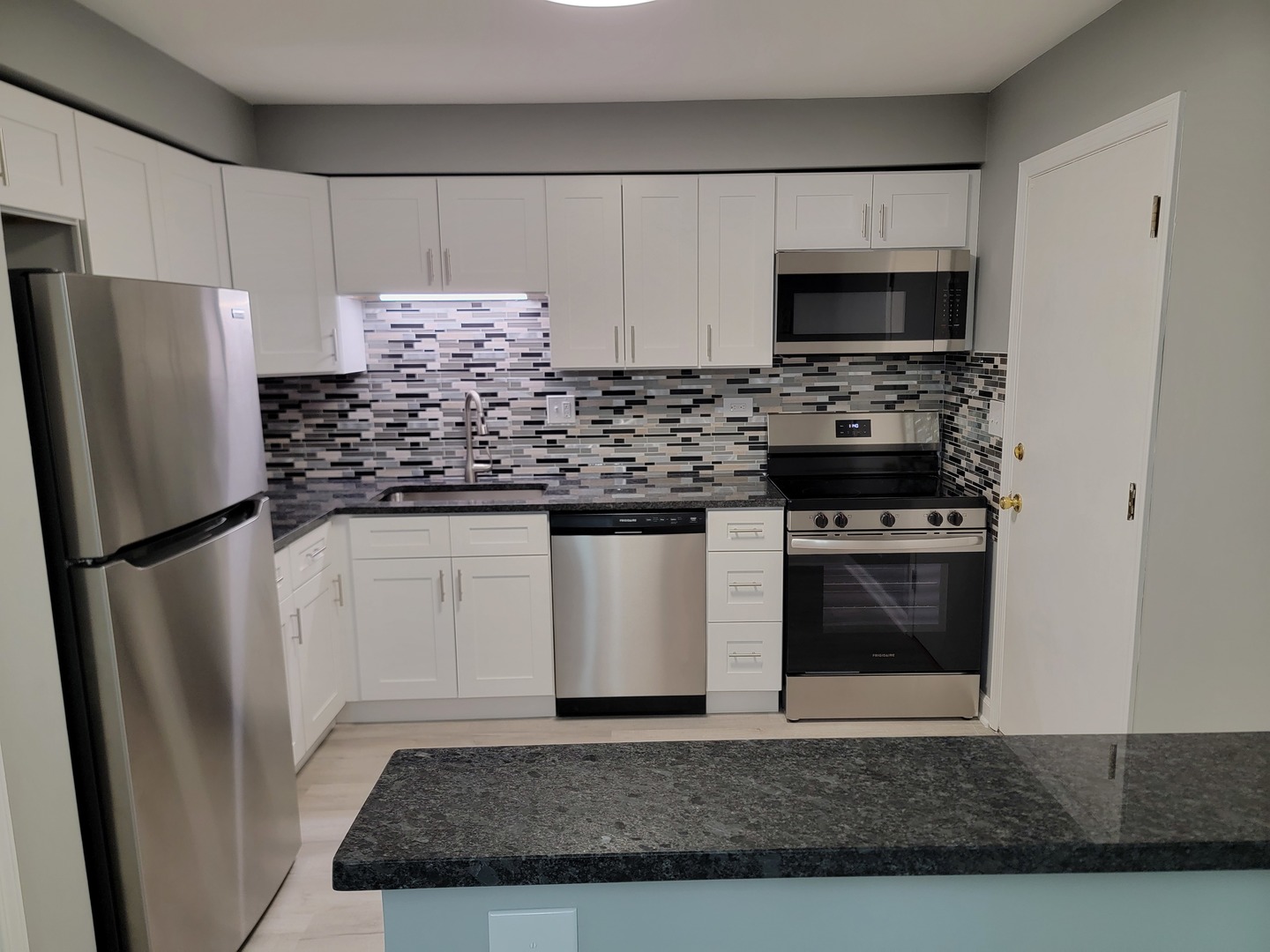 2315 South Goebbert Road, Unit D106 Arlington Heights, IL 60005 - Photo 14 of 22