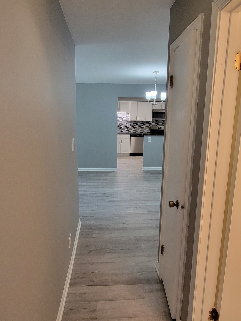 2315 South Goebbert Road, Unit D106 Arlington Heights, IL 60005 - Photo 15 of 22