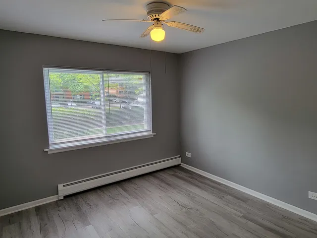 $1,975 | 2315 South Goebbert Road, Unit D106, Arlington Heights, IL 60005