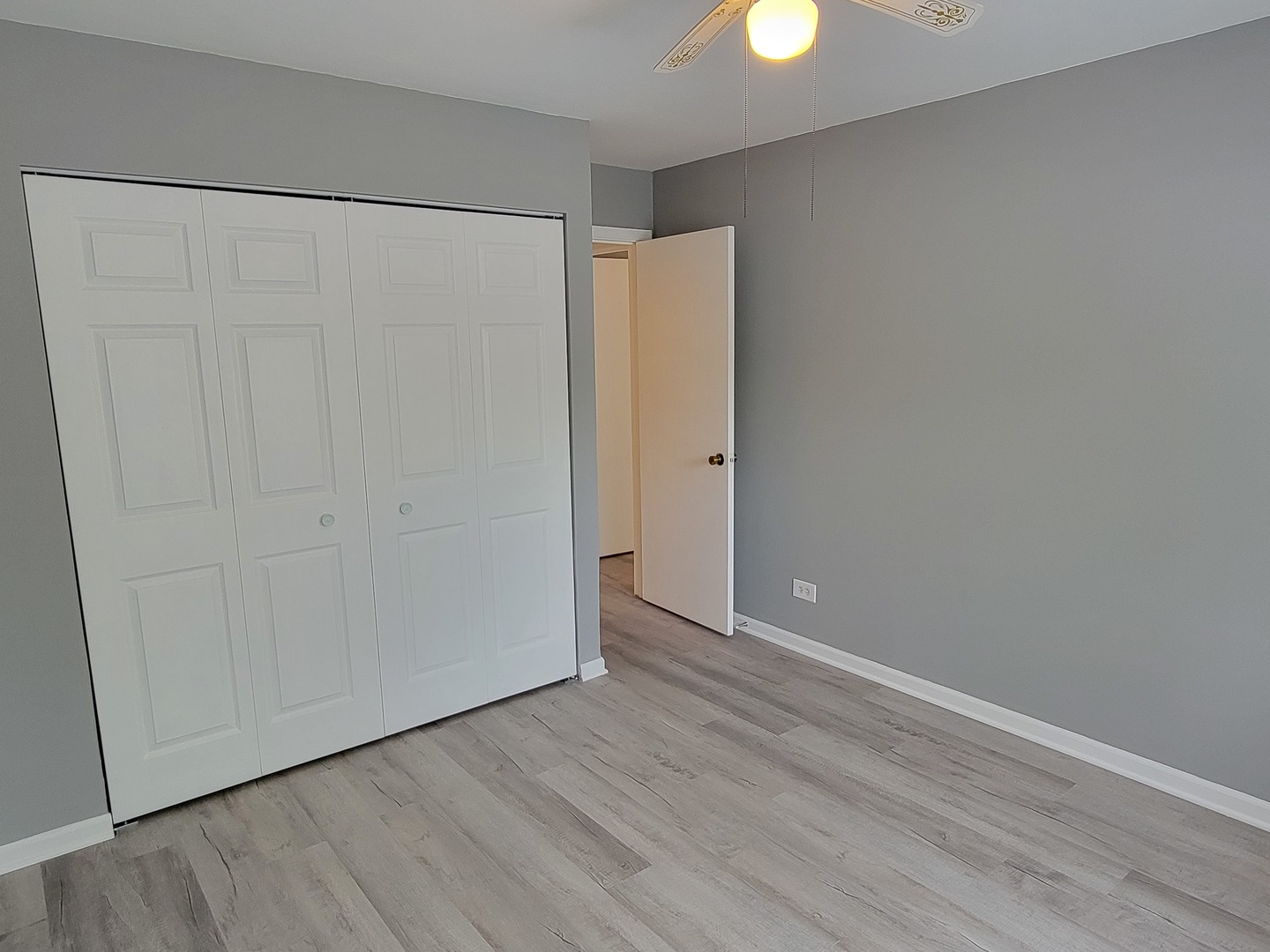 2315 South Goebbert Road, Unit D106 Arlington Heights, IL 60005 - Photo 17 of 22