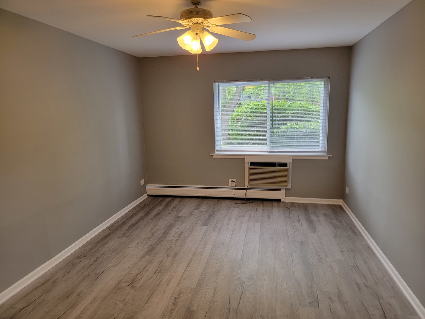 2315 South Goebbert Road, Unit D106 Arlington Heights, IL 60005 - Photo 19 of 22