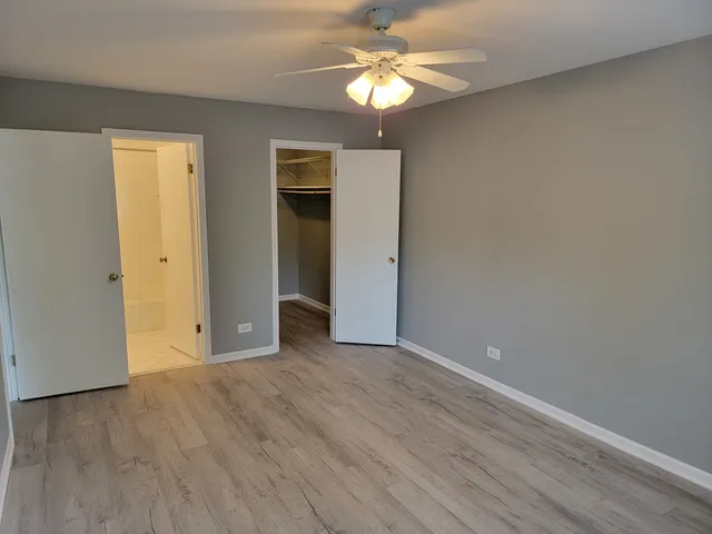 $1,975 | 2315 South Goebbert Road, Unit D106, Arlington Heights, IL 60005