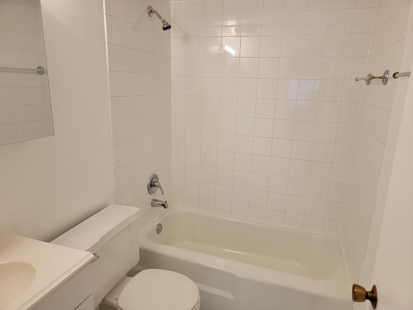 2315 South Goebbert Road, Unit D106 Arlington Heights, IL 60005 - Photo 21 of 22