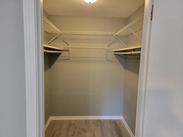 $1,975 | 2315 South Goebbert Road, Unit D106, Arlington Heights, IL 60005