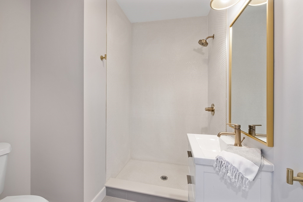 275 Webster Street, Unit 3 Boston, MA 02128 - Photo 7 of 14