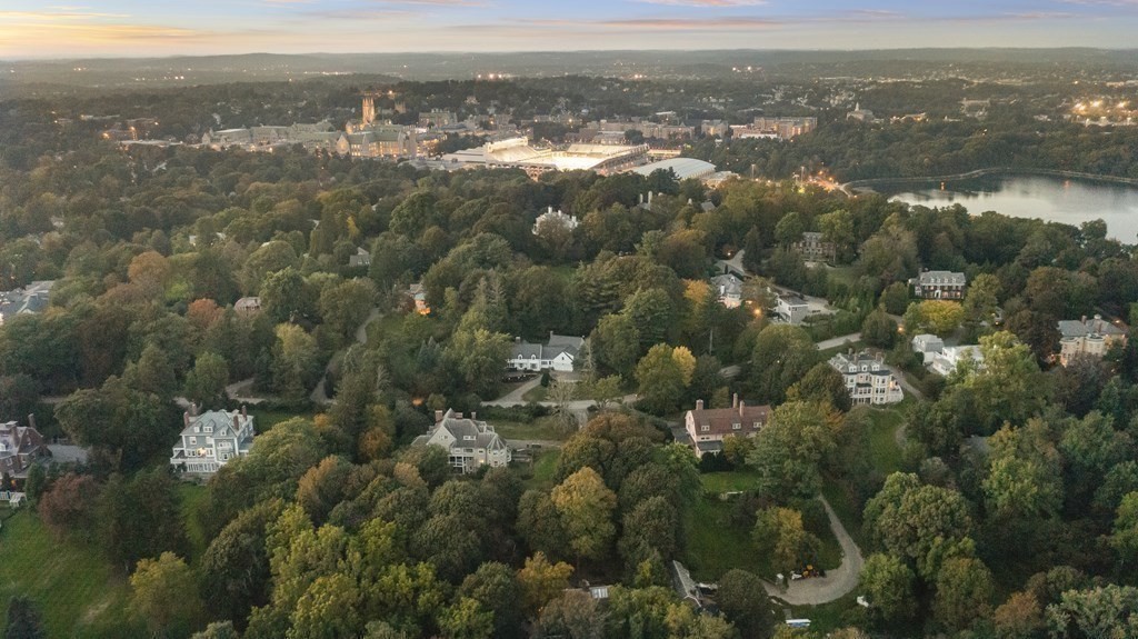215 Chestnut Hill Road Newton, MA 02467 - Photo 8 of 40 a view of city and mountain