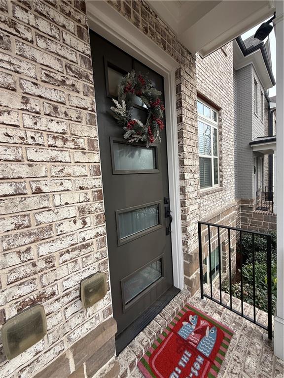 4745 Roswell Road Atlanta, GA 30342 - Photo 2 of 2 a view of living room and window