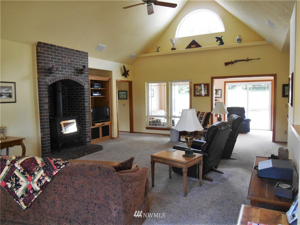 1063 Elochoman Valley Road Cathlamet, WA 98612 - Photo 6 of 25 Gallery Image 6