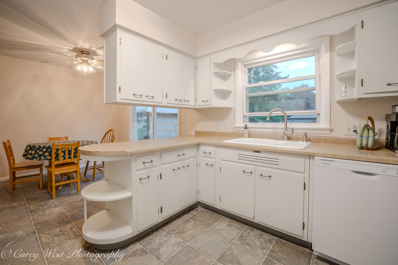 220 Swanson Road Sycamore, IL 60178 - Photo 8 of 23