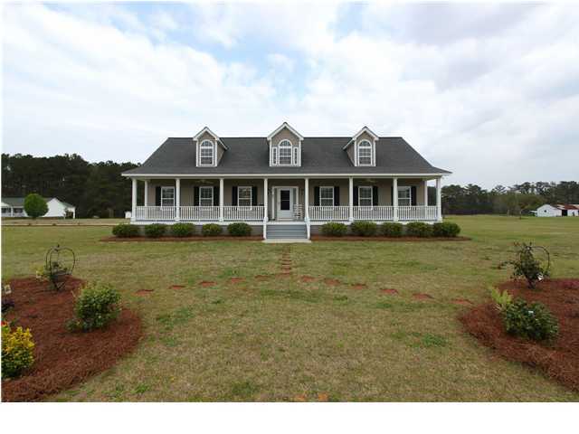 205 School Street Ridgeville, SC 29472 - Photo 1 of 24 Primary Photo