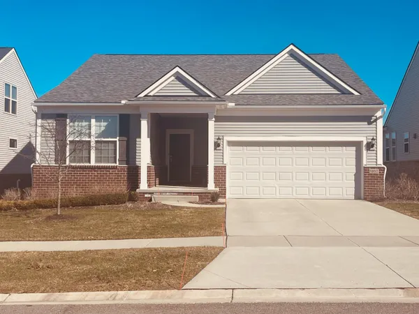 $570,000 | 1352 Nuthatch Lane, Lake Orion, MI 48360
