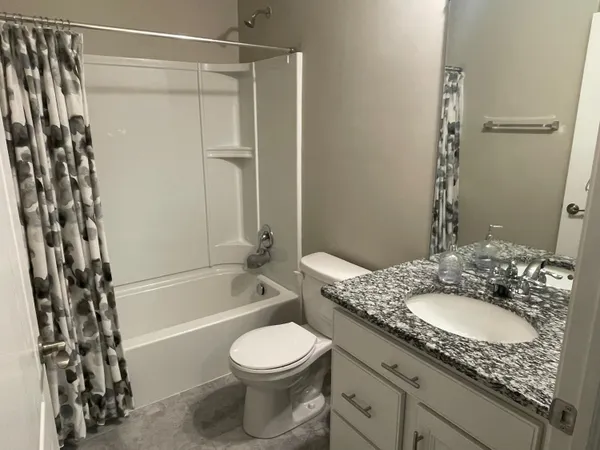 $570,000 | 1352 Nuthatch Lane, Lake Orion, MI 48360