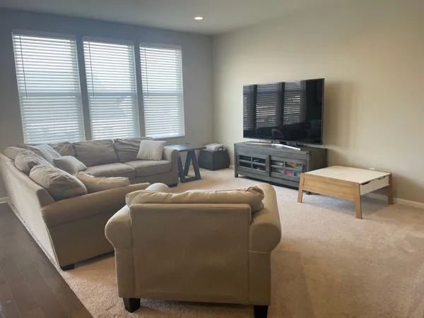 $570,000 | 1352 Nuthatch Lane, Lake Orion, MI 48360