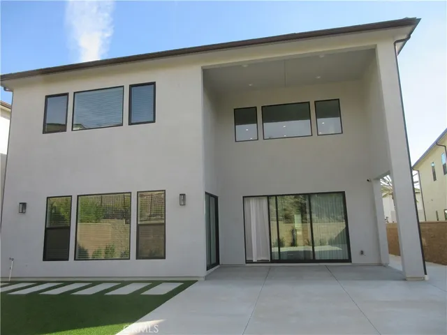 a view of an entrance of the house