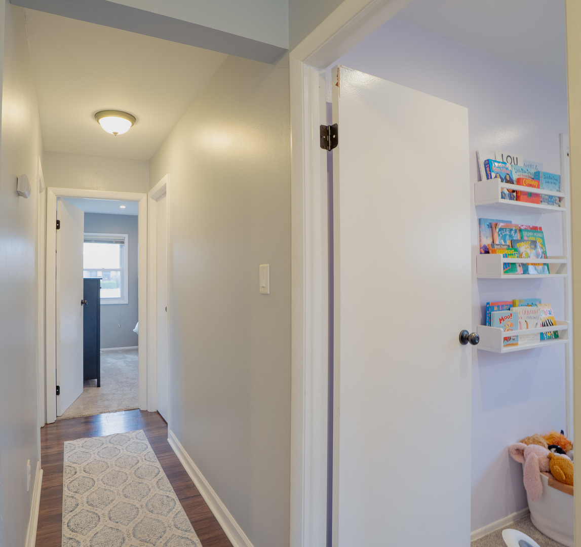 1935 Larchmont Road Hoffman Estates, IL 60169 - Photo 14 of 30 a view of an empty room