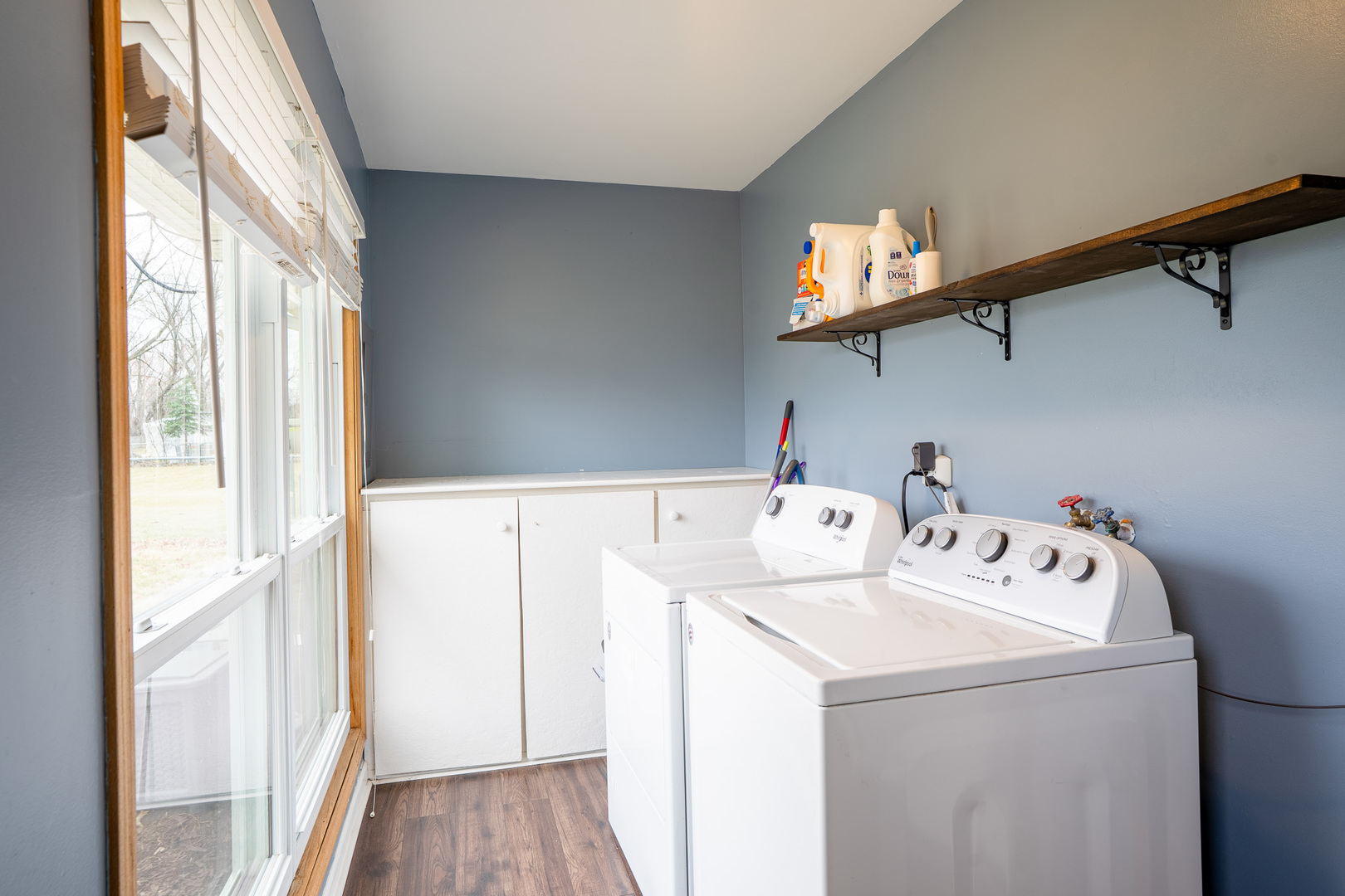 1935 Larchmont Road Hoffman Estates, IL 60169 - Photo 23 of 30 a utility room with dryer and washer