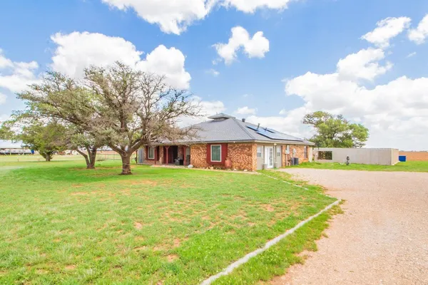 $300,000 | 8710 County Road 2000, Lubbock, TX 79415