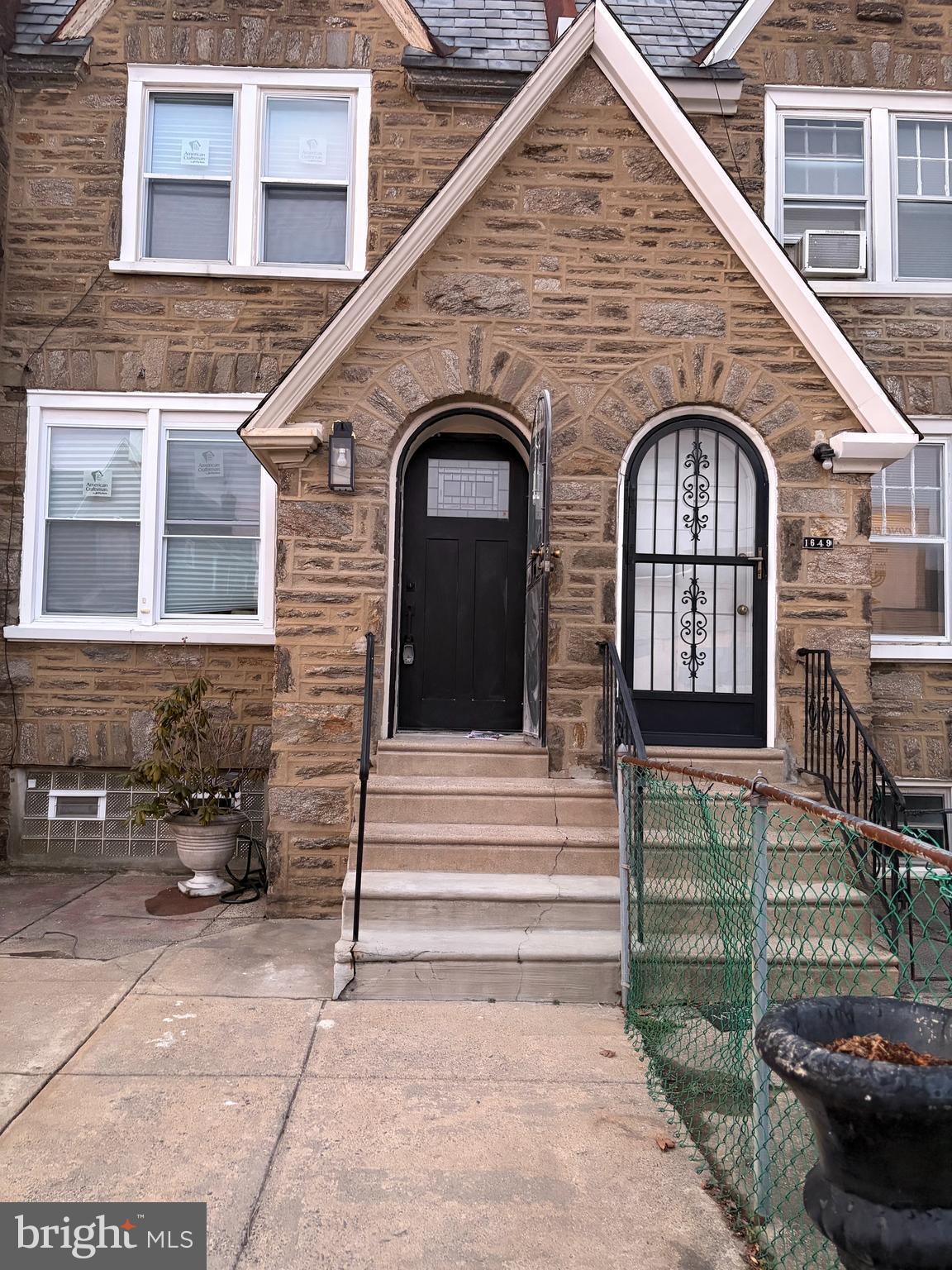1647 Mayland Street Philadelphia, PA 19138 - Photo 2 of 5