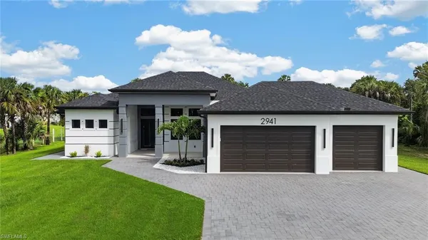 $829,900 | 2941 32nd Avenue Southeast, Naples, FL 34117
