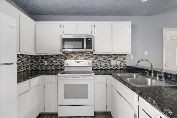 $120,000 | 1221 Hopkins Street, Unit 11, San Marcos, TX 78666