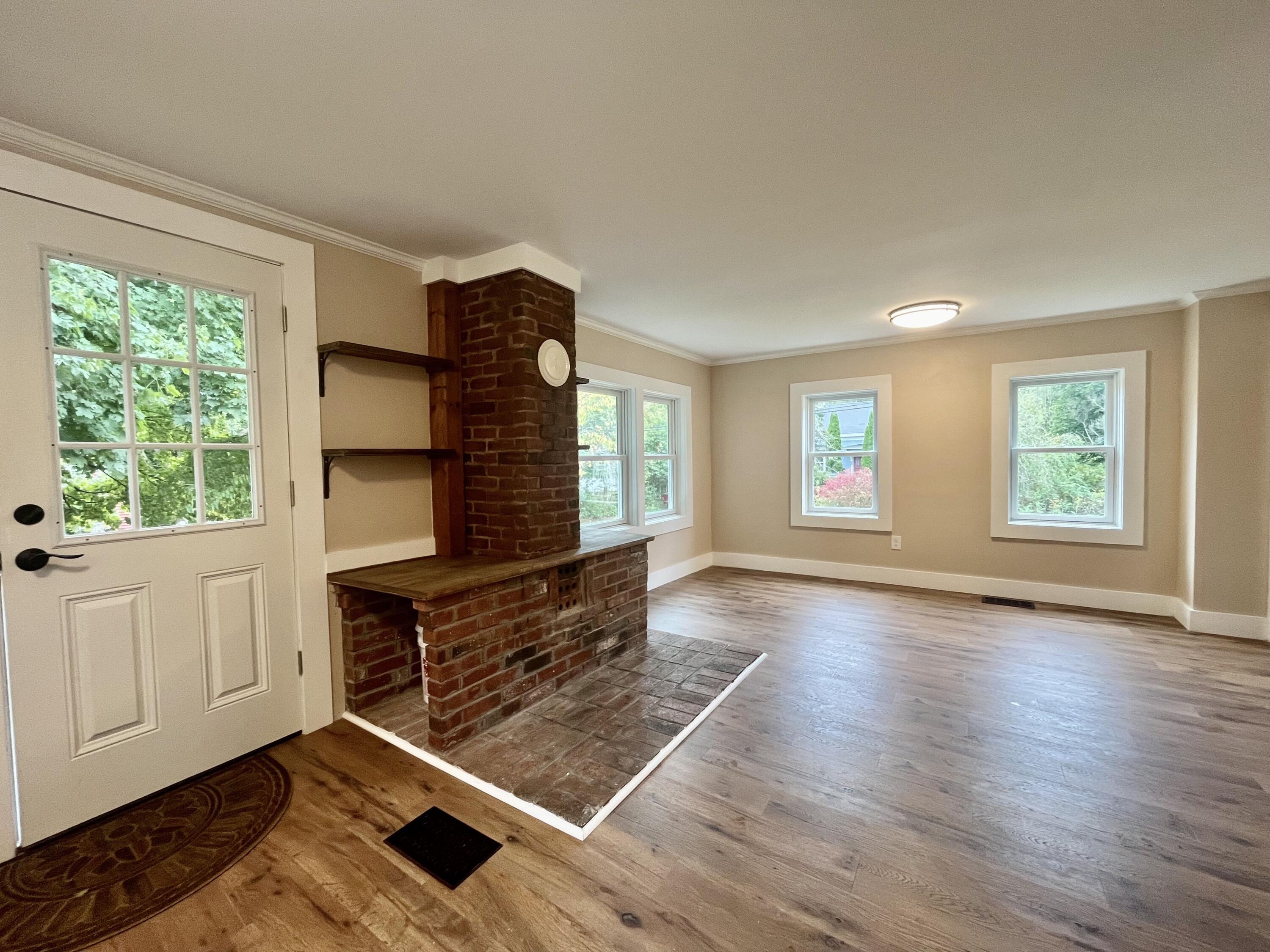 49 Manson Road Kittery, ME 03904 - Photo 11 of 30 Kitchen / Dining