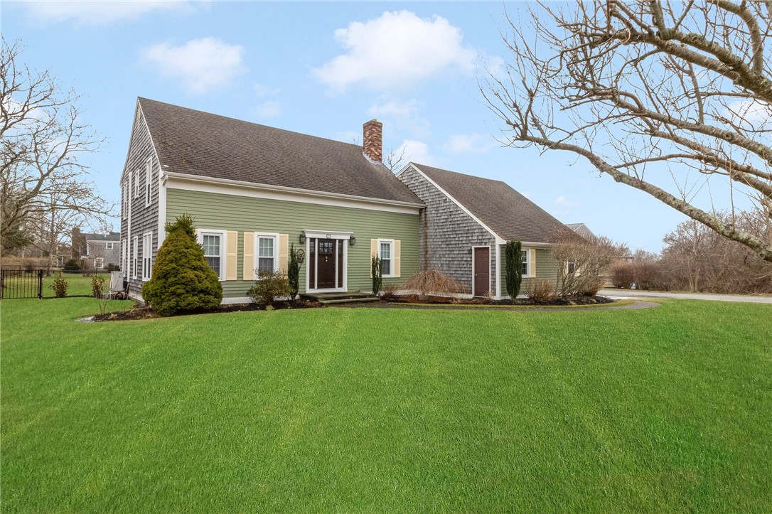 53 River Run Middletown, RI 02842 - Photo 3 of 33