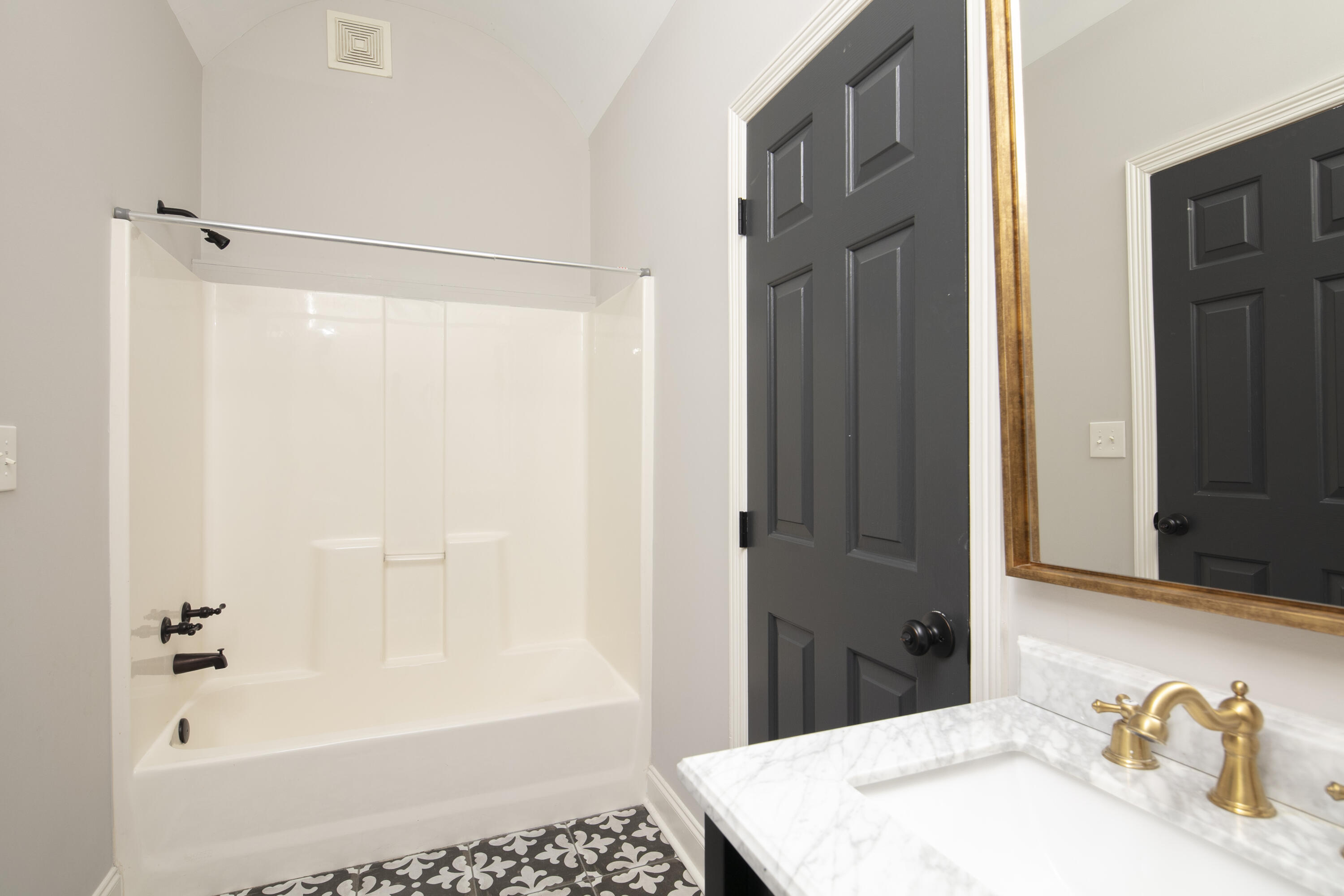 1708 Liberty Road Lexington, KY 40505 - Photo 21 of 39 Barrel Ceiling