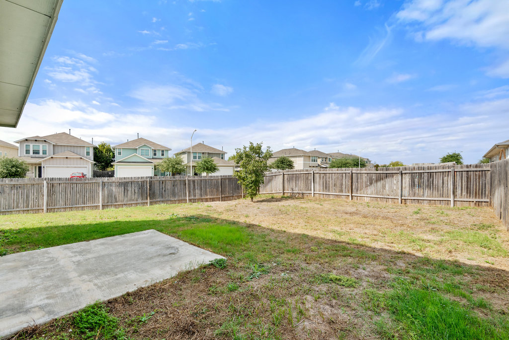 117 Wapiti Road Buda, TX 78610 - Photo 29 of 35 a view of a basket ball ground