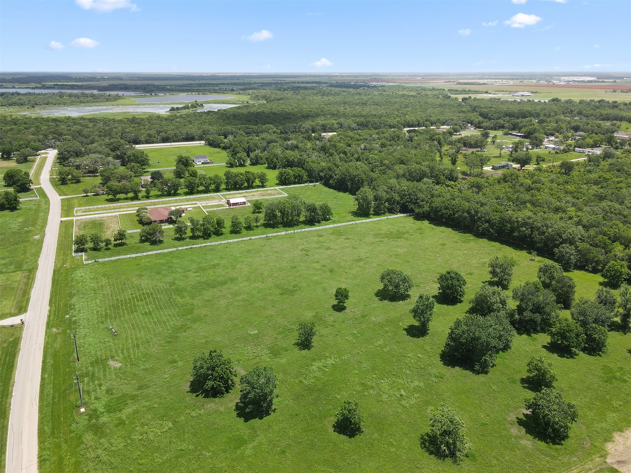 16403 Sun Valley Lane Rosharon, TX 77583 - Photo 4 of 15 a view of a city