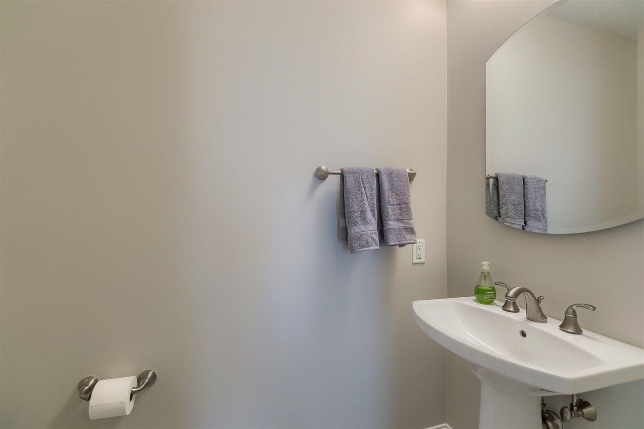 29 Winterberry Road, Unit 29 Pelham, NH 03076 - Photo 13 of 38
