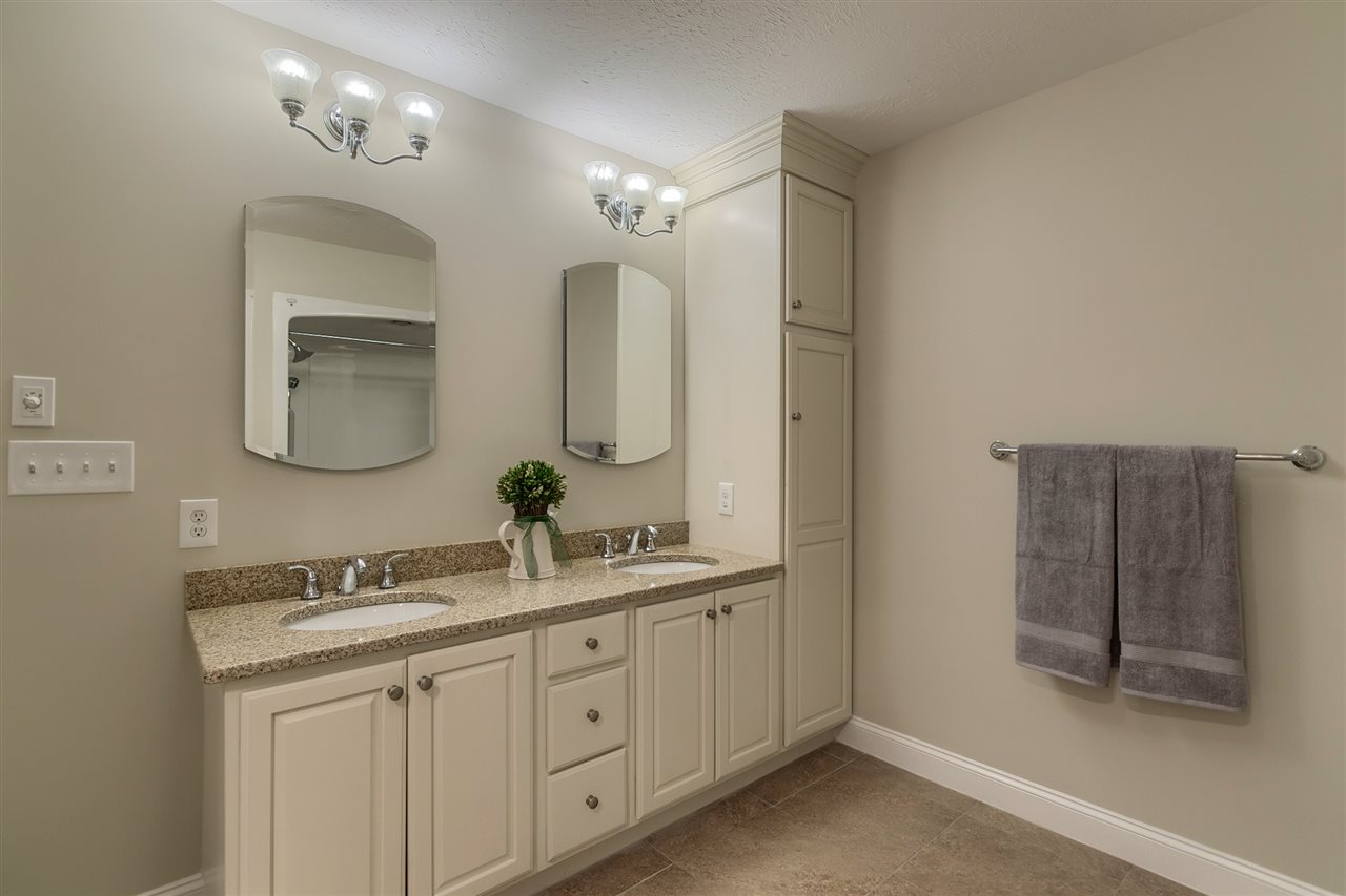 29 Winterberry Road, Unit 29 Pelham, NH 03076 - Photo 16 of 38