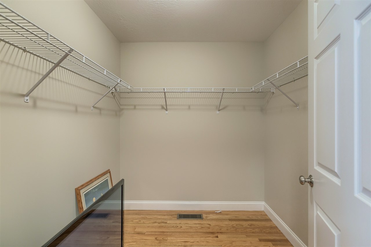 29 Winterberry Road, Unit 29 Pelham, NH 03076 - Photo 20 of 38
