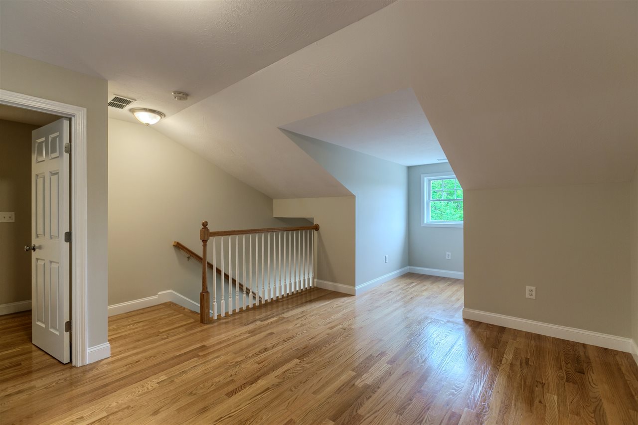 29 Winterberry Road, Unit 29 Pelham, NH 03076 - Photo 22 of 38