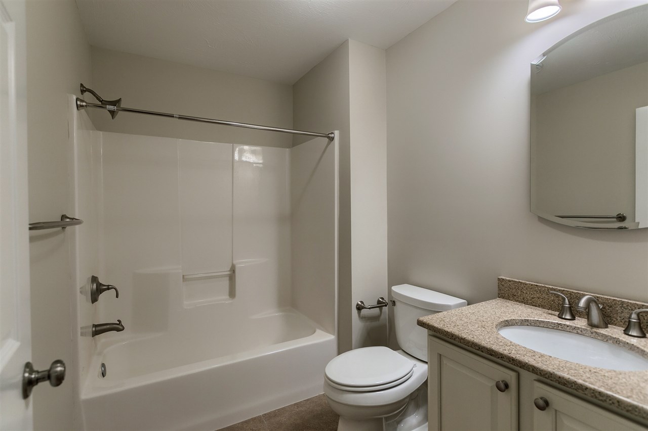 29 Winterberry Road, Unit 29 Pelham, NH 03076 - Photo 27 of 38