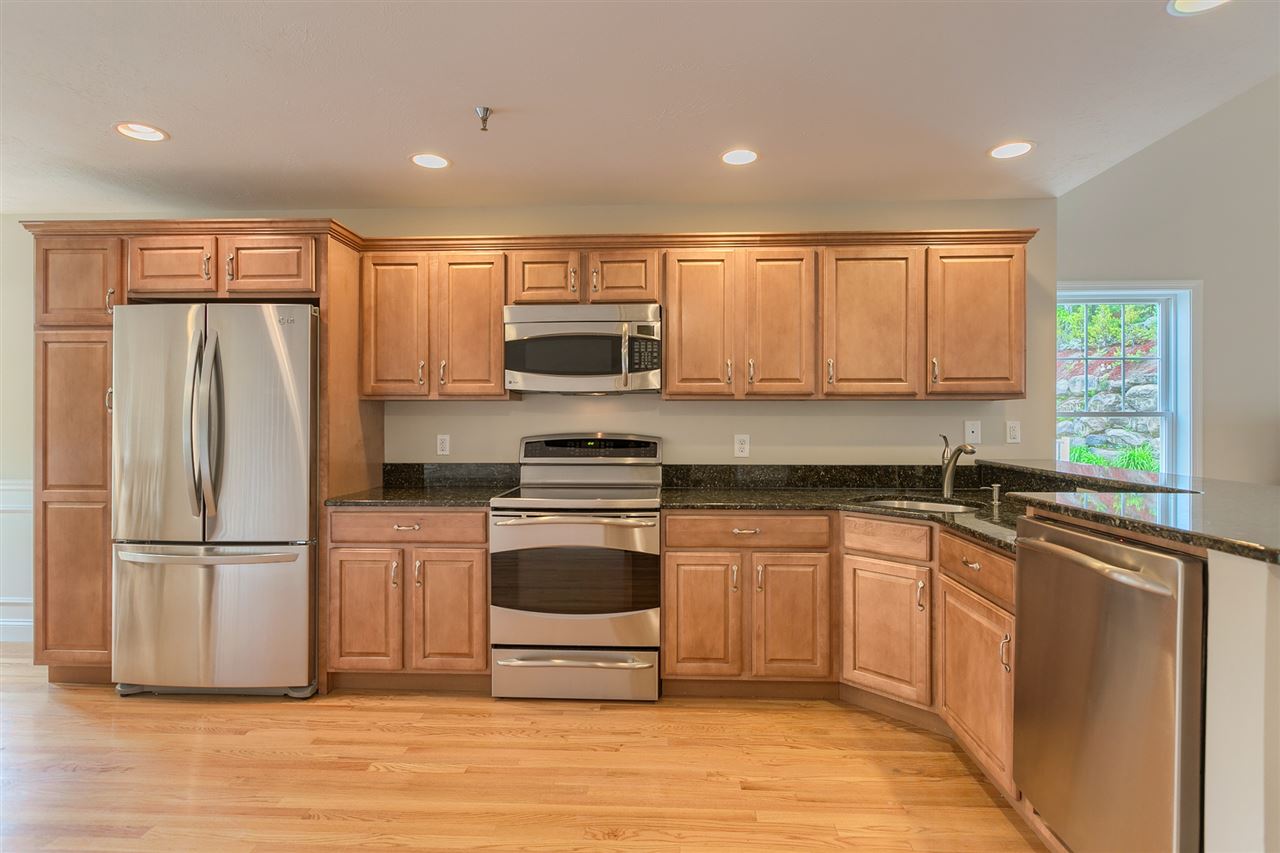 29 Winterberry Road, Unit 29 Pelham, NH 03076 - Photo 6 of 38