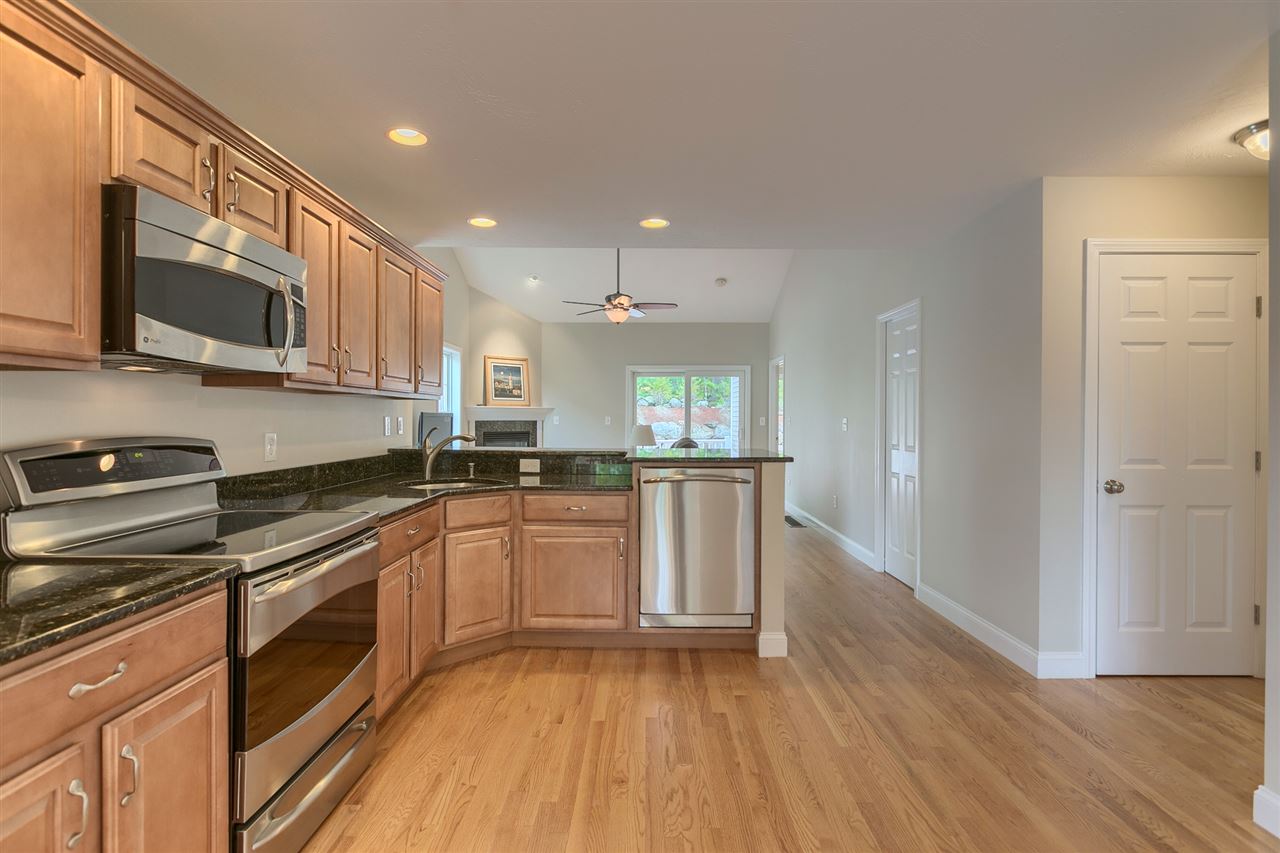 29 Winterberry Road, Unit 29 Pelham, NH 03076 - Photo 8 of 38