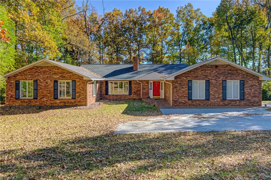 417 Lakeview Road Mocksville, NC 27028 - Photo 2 of 50 Gallery Image 2