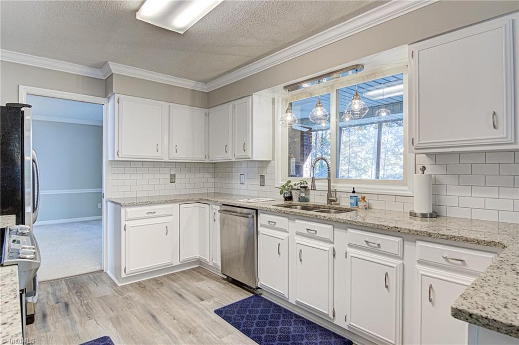 417 Lakeview Road Mocksville, NC 27028 - Photo 12 of 50 Gallery Image 12