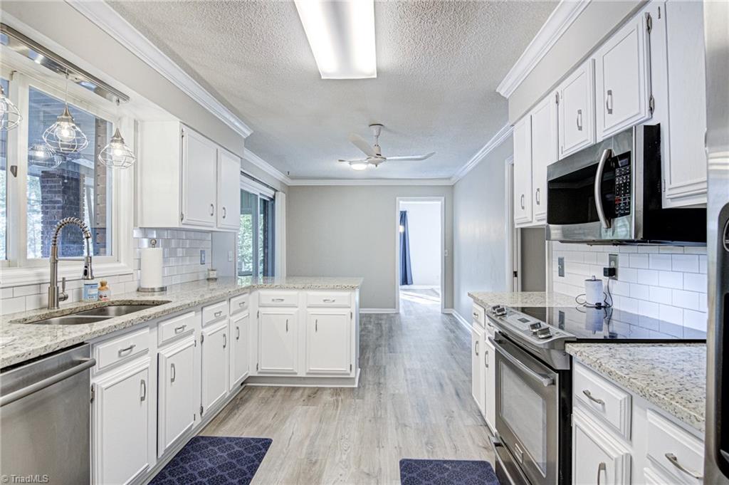 417 Lakeview Road Mocksville, NC 27028 - Photo 14 of 50 Gallery Image 14